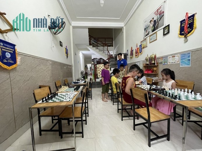 NHÀ 2T ĐƯỜNG NHỰA 4.5m Ô TÔ THÔNG GẦN CẦU RỒNG - CẦU TRẦN THỊ LÝ.