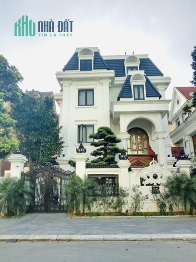 Biệt Thự Đơn Lập Sân Vườn KĐT Việt Hưng, 231m2, 5 Tầng, MT 13,3m, Giá 3X TỶ
