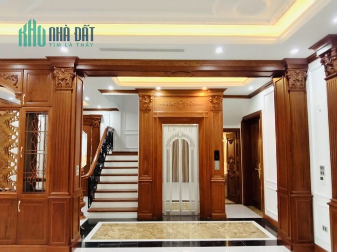 Biệt Thự Đơn Lập Sân Vườn KĐT Việt Hưng, 231m2, 5 Tầng, MT 13,3m, Giá 3X TỶ