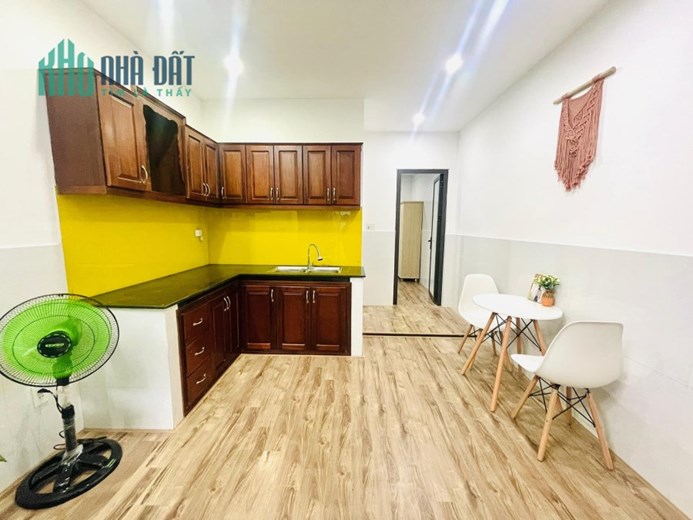 .40m ra MT Nhà Trần Cao Vân, 42m2, lửng đúc, 2.19  tỷ