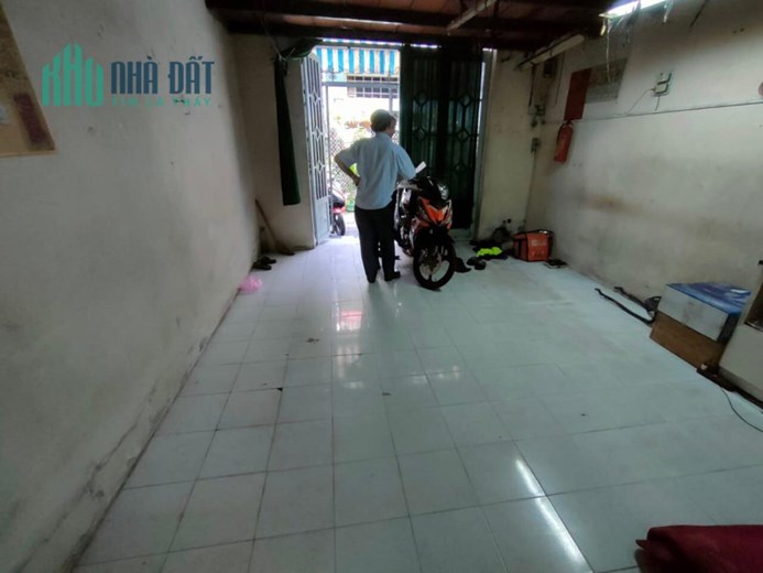 Bán nhà 2 tầng, 32m2 SHR, Nguyễn Sơn, Tân Phú, chỉ 2.6 tỷ thương lượng