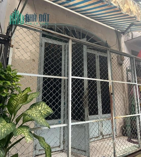 Bán nhà 2 tầng, 32m2 SHR, Nguyễn Sơn, Tân Phú, chỉ 2.6 tỷ thương lượng