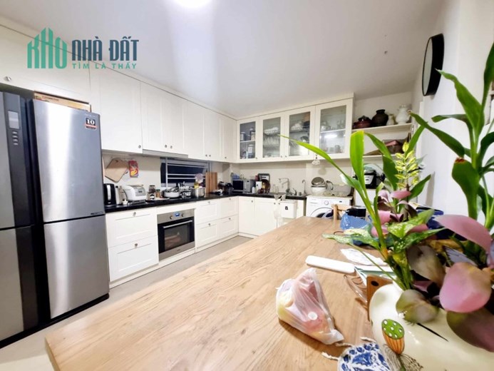 ĐÀOTẤN,  BA ĐÌNH - 3 MẶT THOÁNG - 10M Ô TÔ - 50M Ô TÔ TRÁNH , ĐỖ 48 m, 3T, MT 4,5m 5,5tỷ.