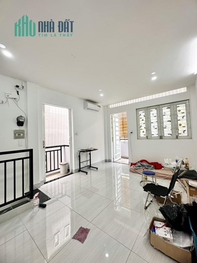CHỈ NHỈNH 5 TỶ CÓ NGAY MT PHÚ NHUẬN - 3.5M x 7.2M - 4 TẦNG BTCT - VỪA Ở VỪA KD ONLINE.