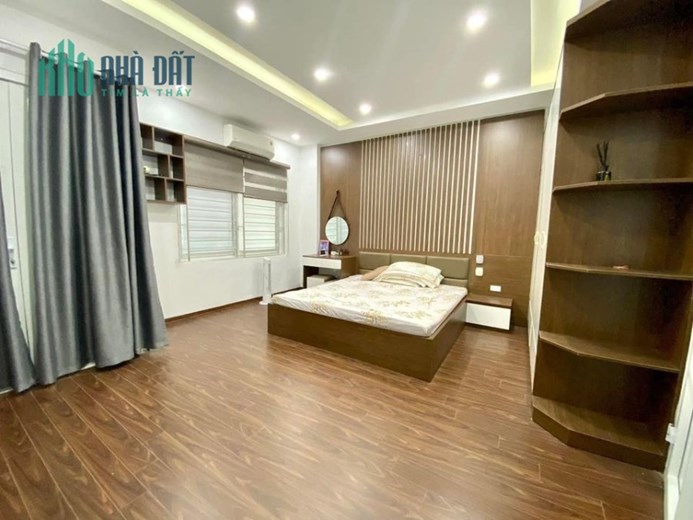 PHÂN LÔ Ô TÔ VÀO NHÀ ,NGUYỄN KHANG NHÀ 6 TẦNG , CÓ THANG MÁY
