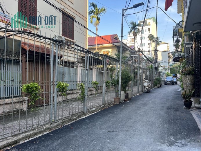 Bán nhà Võng Thị, Tây Hồ. 33 m2, 5 tầng, vài bước ra hồ Tây, 4 tỉ