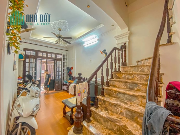 SIÊU ĐẸP, Bán nhà Mễ Trì, Từ Liêm 42m2, Ô tô đỗ dân tự xây ở ngay chỉ hơn 4 tỷ