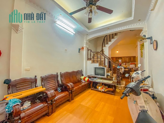 SIÊU ĐẸP, Bán nhà Mễ Trì, Từ Liêm 42m2, Ô tô đỗ dân tự xây ở ngay chỉ hơn 4 tỷ