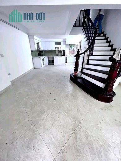 PHÂN LÔ Ô TÔ ĐỖ CỬA TRÁNH NHAU-NGÃ TƯ SỞ-TT THANH XUÂN