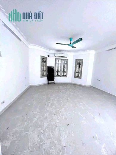 PHÂN LÔ Ô TÔ ĐỖ CỬA TRÁNH NHAU-NGÃ TƯ SỞ-TT THANH XUÂN