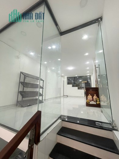 Cho thuê mặt bằng MT đường Dạ Nam P2Q8. Giá 20 triệu