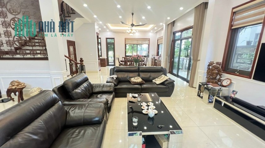 BIỆT THỰ NGUYỄN VĂN CỪ, GARA, THANG MÁY, NỘI THẤT CAO CẤP 12.2 TỶ