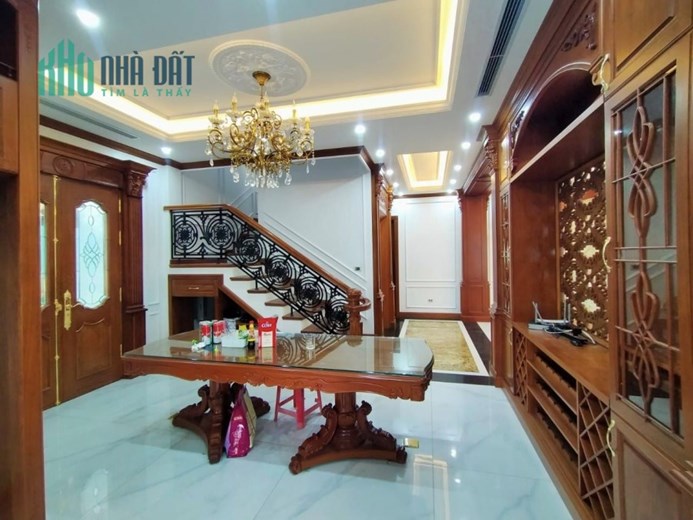 BIỆT THỰ BỒ ĐỀ, GARA, THANG MÁY, NỘI THẤT CAO CẤP 12.4 TỶ