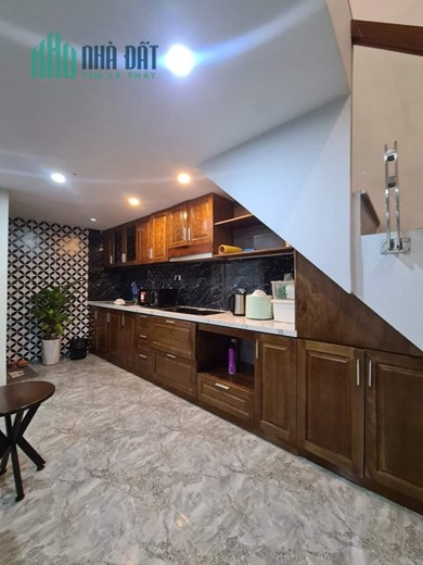 Bán nhà Nguyễn Văn Cừ, 40m, 6 tầng, mt 5m, thiết kế sang trọng, full nội thất xịn, 5 phút sang phố