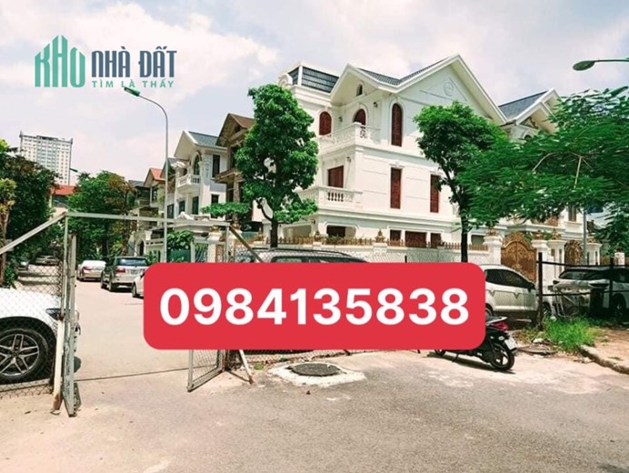 Tôi cần bán nhà BT Lô góc, C37 Bắc Hà, DT 250m x 3,5 tầng. Hoàn thiện. Giá 49,5 tỷ.