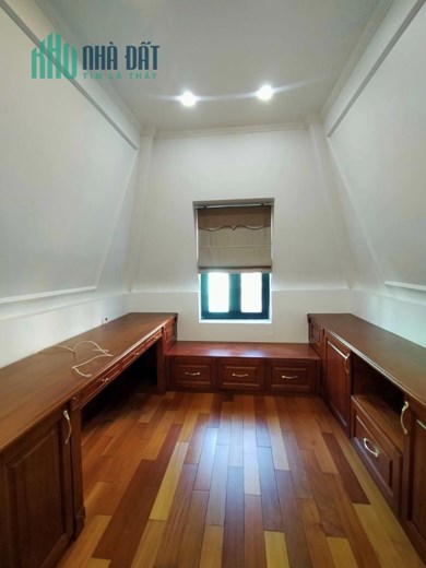 SIÊU HIẾM NGUYỄN VĂN CỪ, GARA, THANG MÁY, NỘI THẤT CAO CẤP 12.2 TỶ