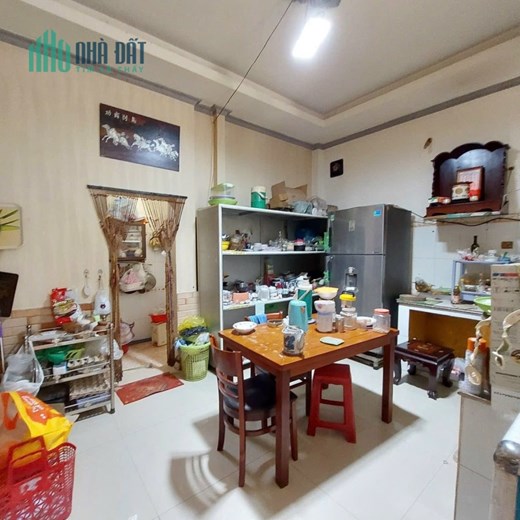 Hot hot - Nhà Ngộp Cần Bán Gấp
Chính Chủ Cần Bán Nhà Ngay Chợ Thủ Đức - DTSD 120m2 - 2 Tầng Đúc