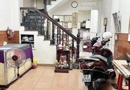Nhà bán Q10, ô tô quay đầu, 20m ra MT, 50m2, 4 tầng, 6PN, chỉ 180tr