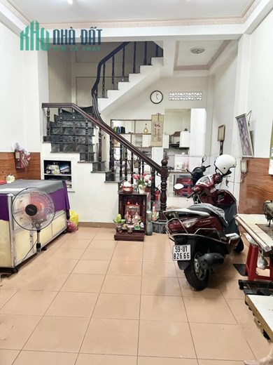 Nhà bán Q10, ô tô quay đầu, 20m ra MT, 50m2, 4 tầng, 6PN, chỉ 180tr