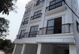 Bán nhà Phụng Châu Ô TÔ vào nhà kinh doanh được 3,5 tầng cảnh quan Thoáng Mát, View đẹp