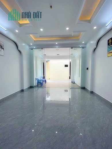 Bán nhà xây mới độc lập sân cổng 4 tầng GIÁ 3.05 tỉ phố Chợ Hàng Cũ