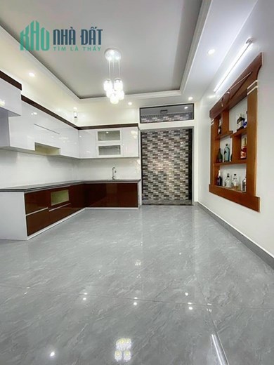 Bán nhà xây mới độc lập sân cổng 4 tầng GIÁ 3.05 tỉ phố Chợ Hàng Cũ