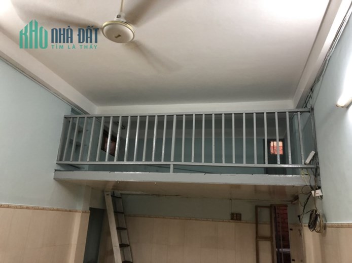 Phòng rộng 23m2 + gác xép, ở lầu 2 tại 345 Võ Văn Tần, P5, Quận 3