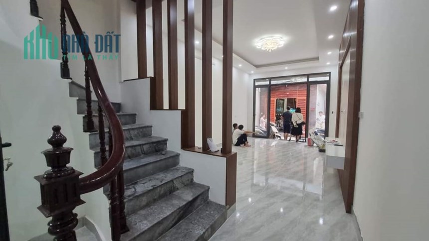BÁN NHÀ NGUYỄN ĐỨC CẢNH 40M 5T. HƠN 4 TỶ KD, Ô TÔ MẶT NGÕ THÔNG