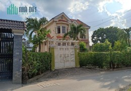 Cần bán gấp nhà HXH, Quốc lộ 13, lô góc, ngang 6m, 102m2, 4 tầng, giá chỉ hơn 10 tỷ.