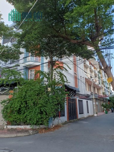 Cần bán gấp nhà HXH, Quốc lộ 13, lô góc, ngang 6m, 102m2, 4 tầng, giá chỉ hơn 10 tỷ.