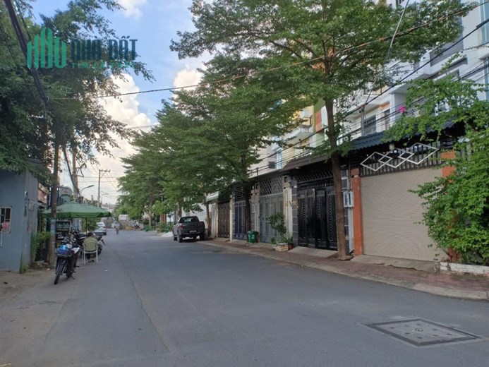 Cần bán gấp nhà HXH, Quốc lộ 13, lô góc, ngang 6m, 102m2, 4 tầng, giá chỉ hơn 10 tỷ.