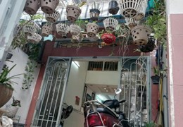 Bán nhà 2 Tầng nở hậu Tài Lộc Quận 4, có sân riêng để xe, đầy đủ nội thất vào ở ngay