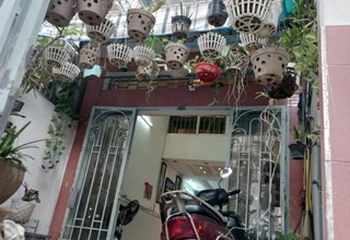 Bán nhà 2 Tầng nở hậu Tài Lộc Quận 4, có sân riêng để xe, đầy đủ nội thất vào ở ngay