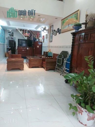 Bán nhà 2 Tầng nở hậu Tài Lộc Quận 4, có sân riêng để xe, đầy đủ nội thất vào ở ngay