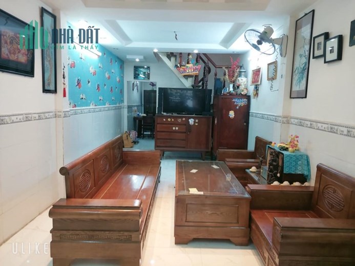Bán nhà 2 Tầng nở hậu Tài Lộc Quận 4, có sân riêng để xe, đầy đủ nội thất vào ở ngay