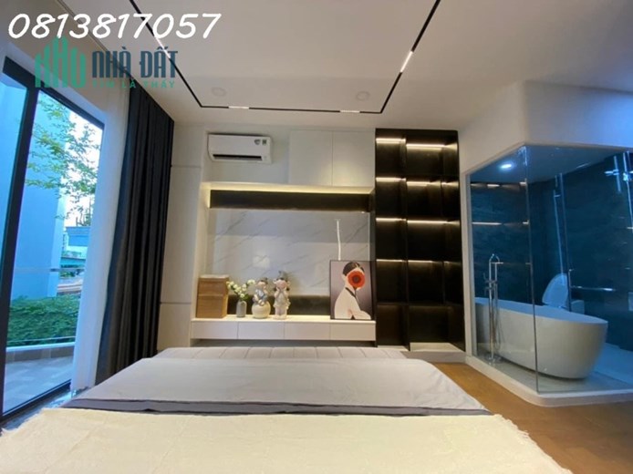 Bán Biệt Thự Lê Quang Định, 78m2, Nhà 5 Tầng VIP Lô Góc Hẻm Xe Hơi, Chỉ 11.8 Tỷ