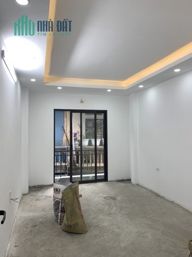 Bán nhà Ngọc Lâm ,Long Biên 5 tầng ,51 m2 nhà mới  giá nhỉnh 4 tỷ