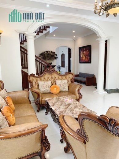 Bán biệt thự Pháp -  Phường Vĩ Dạ - TP Huế - 335 m2 - Mặt tiền 15m - Mặt phố - Giá đầu tư