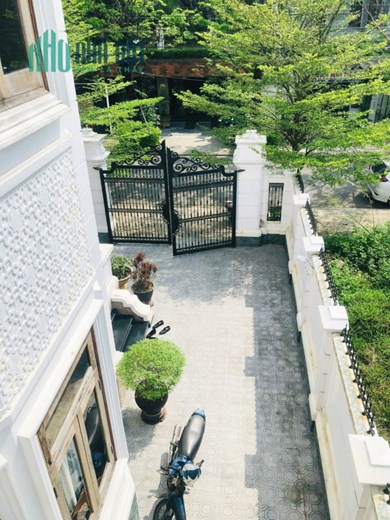 Bán biệt thự Pháp -  Phường Vĩ Dạ - TP Huế - 335 m2 - Mặt tiền 15m - Mặt phố - Giá đầu tư