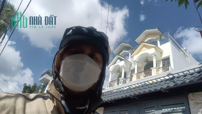 Bán nhà phố đẹp  hẻm xe hơi - Đường số Phường Linh Đông 90m - chỉ dọn vô ở