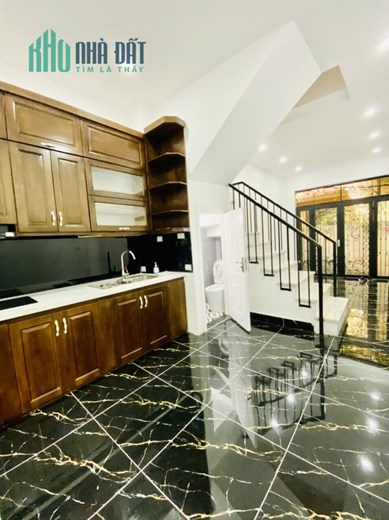 NHÀ MẶT NGÕ TẠI LẠC LONG QUÂN THUỘC QUẬN CẦU GIẤY: 31M2; 4 TẦNG GIÁ 4,3 TỶ.