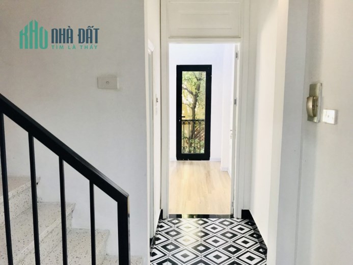 NHÀ MẶT NGÕ TẠI LẠC LONG QUÂN THUỘC QUẬN CẦU GIẤY: 31M2; 4 TẦNG GIÁ 4,3 TỶ.