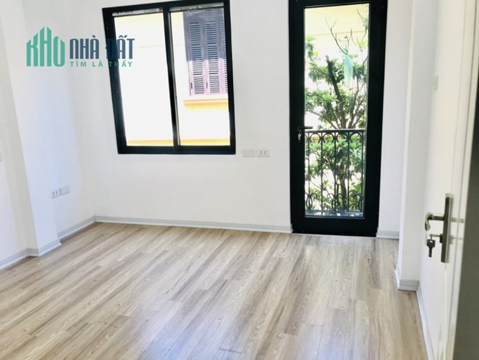 NHÀ MẶT NGÕ TẠI LẠC LONG QUÂN THUỘC QUẬN CẦU GIẤY: 31M2; 4 TẦNG GIÁ 4,3 TỶ.