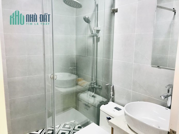NHÀ MẶT NGÕ TẠI LẠC LONG QUÂN THUỘC QUẬN CẦU GIẤY: 31M2; 4 TẦNG GIÁ 4,3 TỶ.