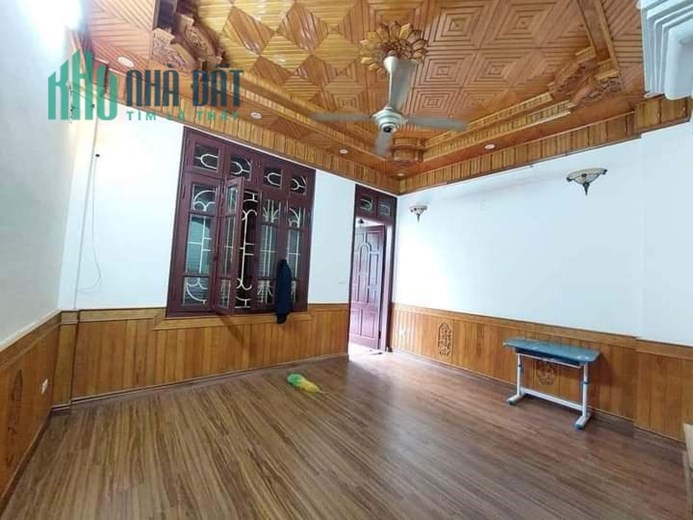 Bán Nhà Ngõ 165 Phố Dương Quảng Hàm 57m2*5 tầng, 5 phòng ngủ, ngõ thông rộng, giá đầu tư chỉ hơn 9