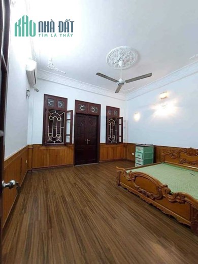 Bán Nhà Ngõ 165 Phố Dương Quảng Hàm 57m2*5 tầng, 5 phòng ngủ, ngõ thông rộng, giá đầu tư chỉ hơn 9