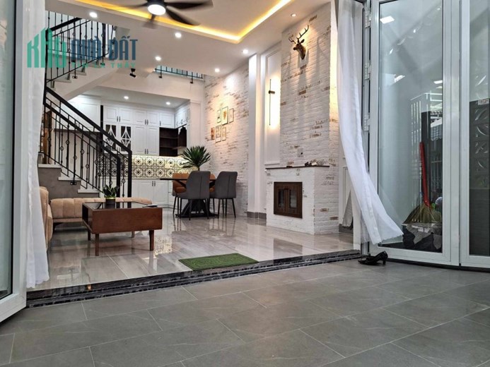 Nhà cực đẹp Dũng Sĩ Thanh Khê, Quận Thanh Khê, 3 tỷ x nhỏ xíu.