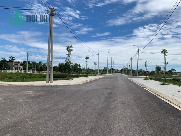CHÍNH CHỦ BÁN  MẢNH ĐẤT PHÂN LÔ, LÔ GÓC 125M2, ĐƯỜNG 7,5 M,VỈA HÈ 4M TẠI ĐÔNG SƠN- THANH HÓA