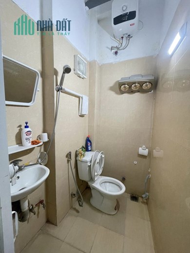 NGÕ NÔNG, LÔ GÓC, SÂN CHUNG – Nhà 4 tầng Quán Thánh 23m2 MT3.5 chỉ 3.6 tỷ