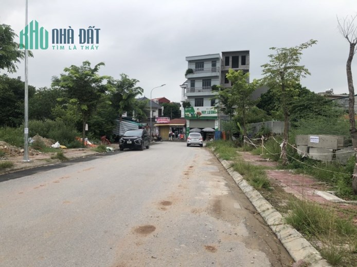 Cho thuê ô đất 300m2 DV Định Trung , Vĩnh Yên Giá thuê : 15 triệu/tháng